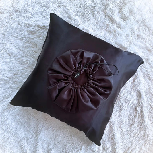 Pack bonnet et taie d’oreiller en satin noir – "Caviar"